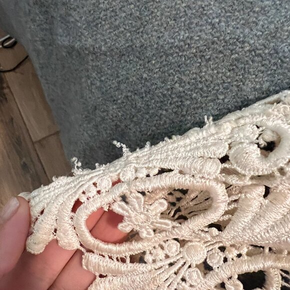 Stone Cold Fox Lace, Silk Robe - Picture 4 of 5